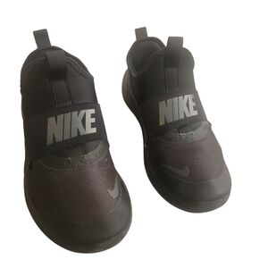 Nike Black Slip-On Sneakers Flex Runner 4 (GS) Youth Size 4